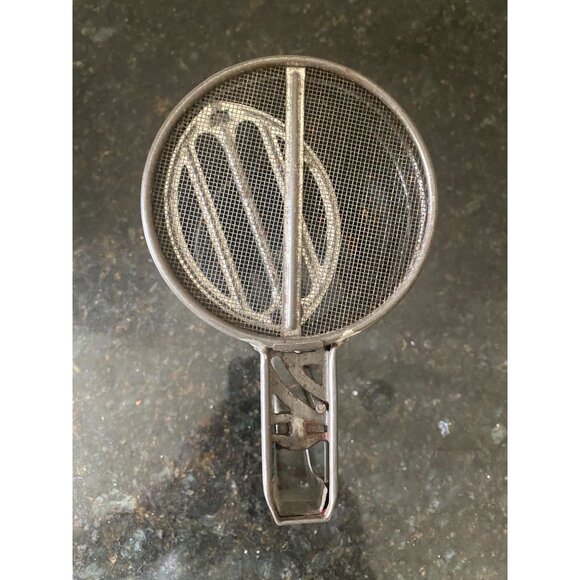 Omega Sift-Chine Flour Sifter with Squeeze Handle and Green Stripes, Vintage Kit - Picture 4 of 6